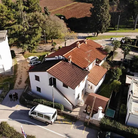 Guest house Kadum Center Near The Porec